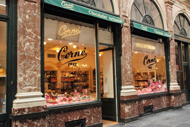 chocolaterie-MEOUNES LES MONTRIEUX-min_chocolate_chocolaterie_shop_luxury_chic_gallery_brussels_belgium-558146